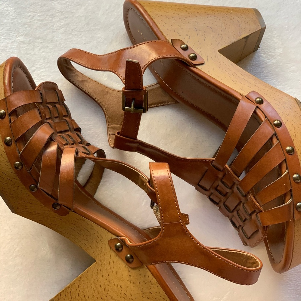 Indigo Brown platform shoes / Size 9